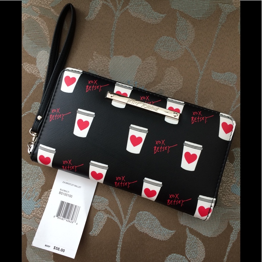 ❤️Betsey Johnson wallet❤️